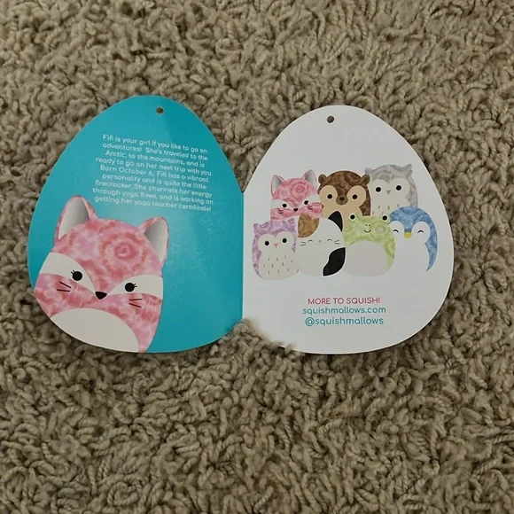 collectors edition fox squishmallow, 16’ inch - Picture 4 of 6